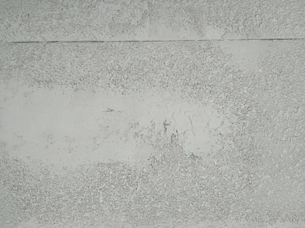 образец 2 декоративной штукатурки под серый бетон